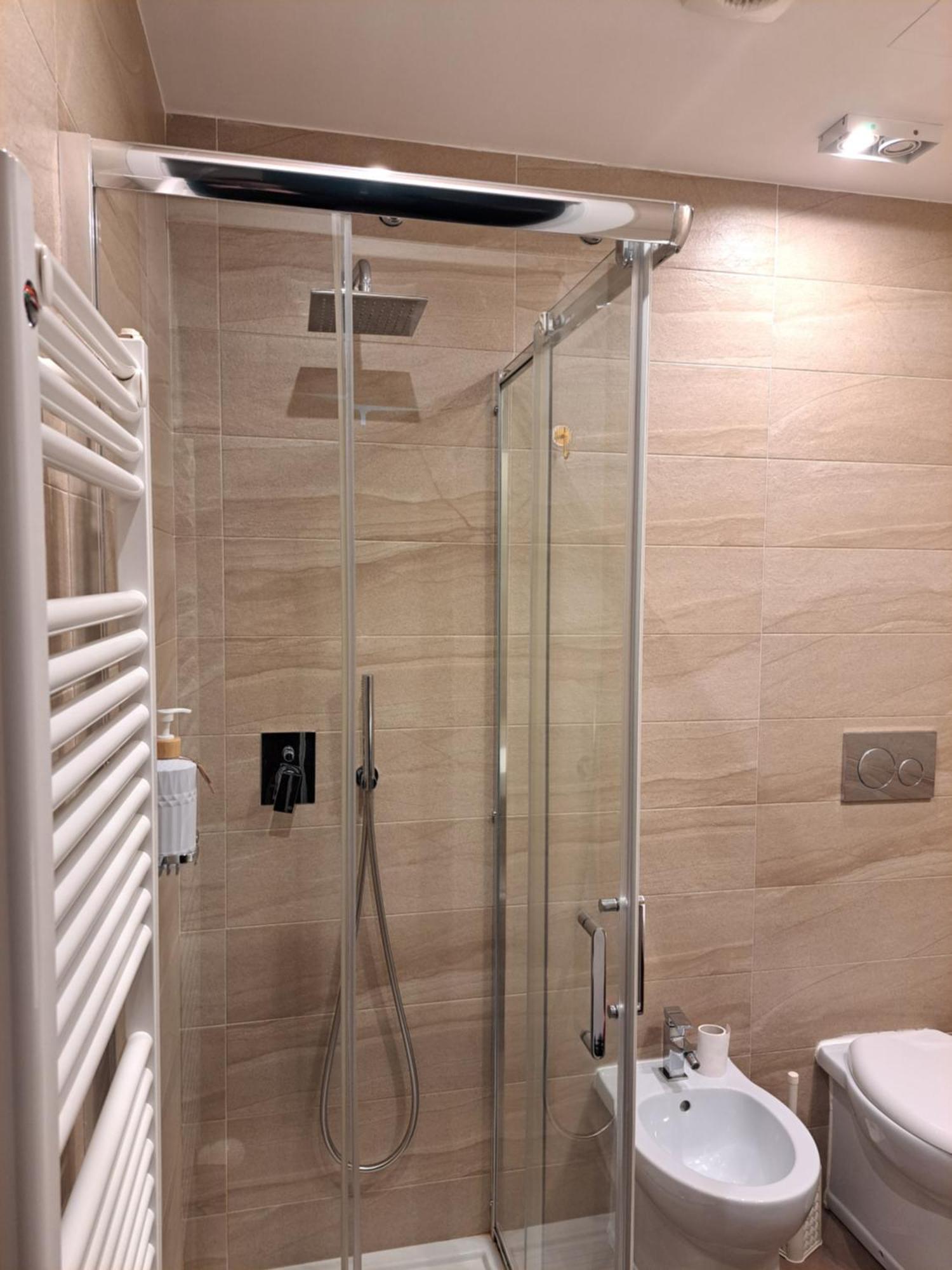 Loca Hotel Turin Bagian luar foto