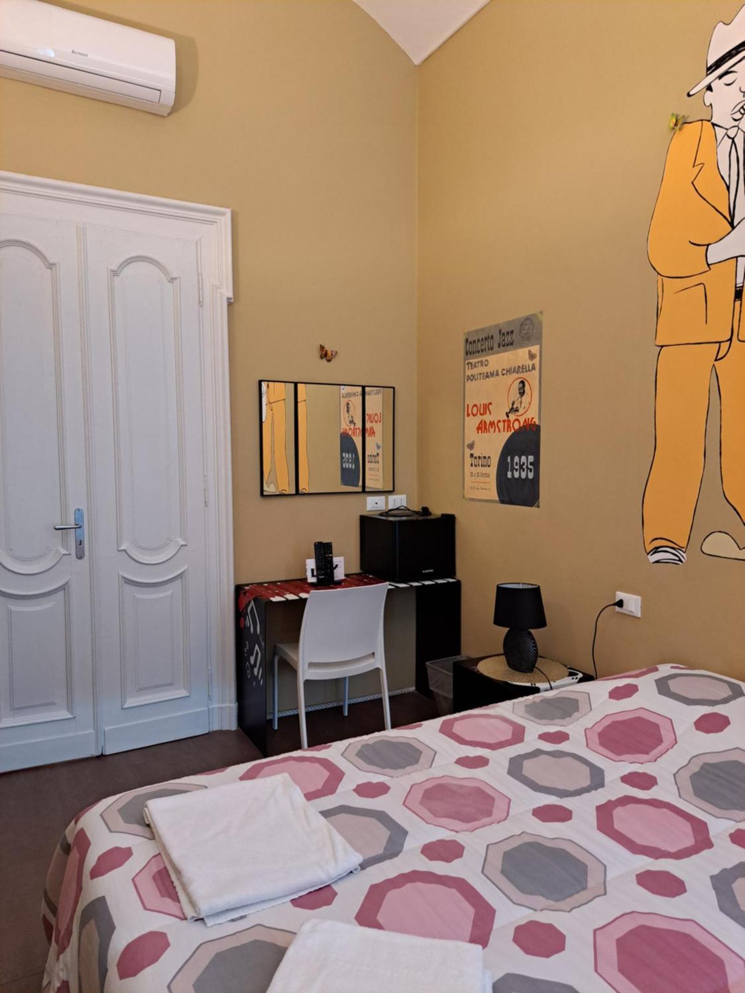 Loca Hotel Turin Bagian luar foto