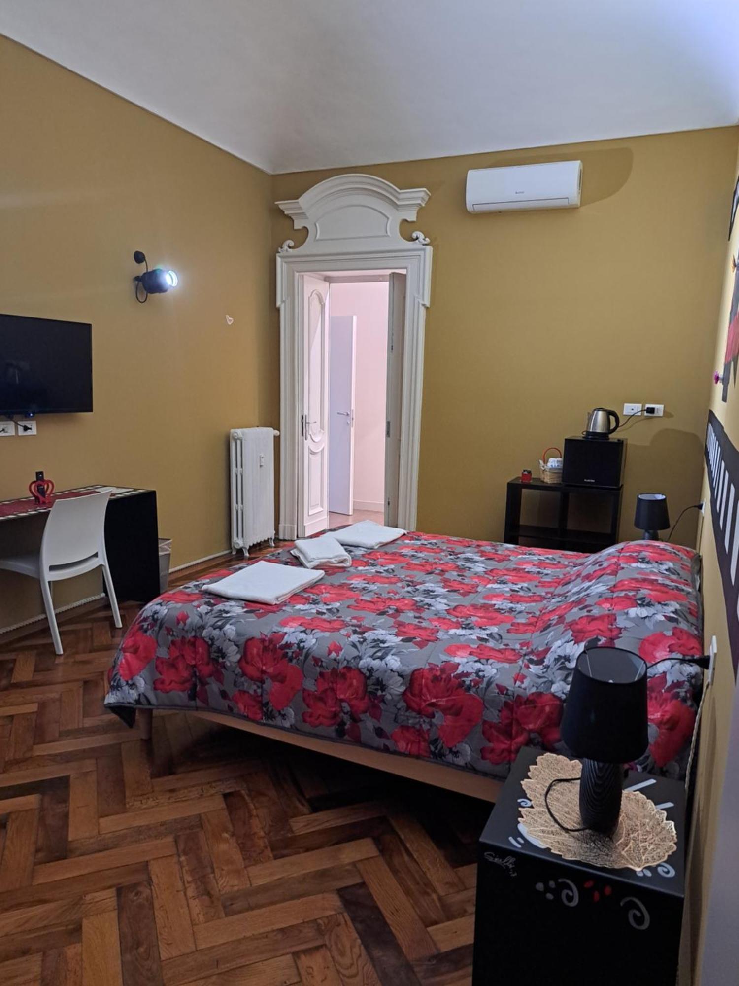 Loca Hotel Turin Bagian luar foto